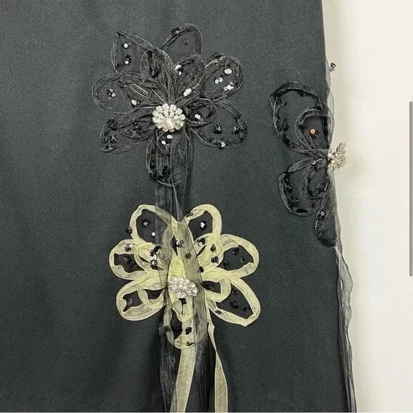 Ruth by Anthropologie skirt with ribbon appliqué flowers - size 4 - Picture 2 of 15